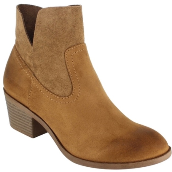 Rock & Candy Shoes - 🆕 Rock & Candy Cognac Suede Booties 8.5M US